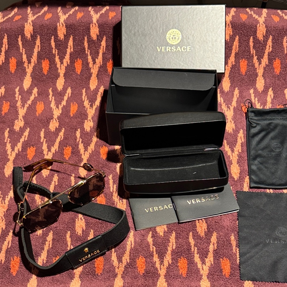 VERSACE VE2233-147087 Authentic
Sunglasses Havana / Dark Grey 
60 mm unisex - Picture 15 of 16